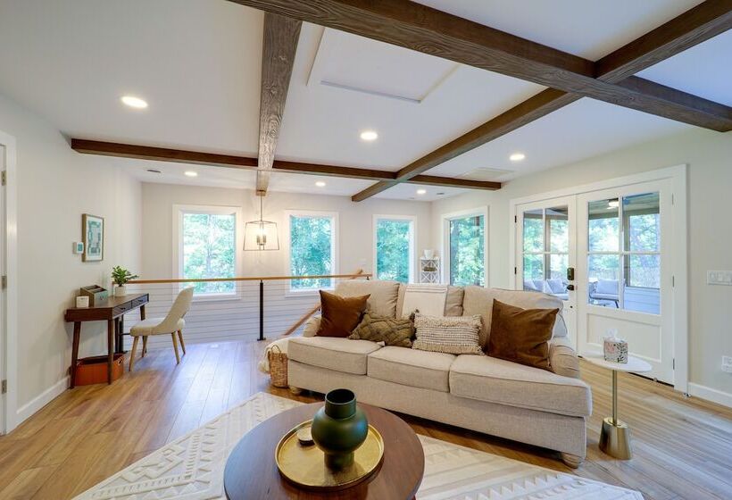 Bakersville Sanctuary W/ Stunning Scenery, Hot Tub