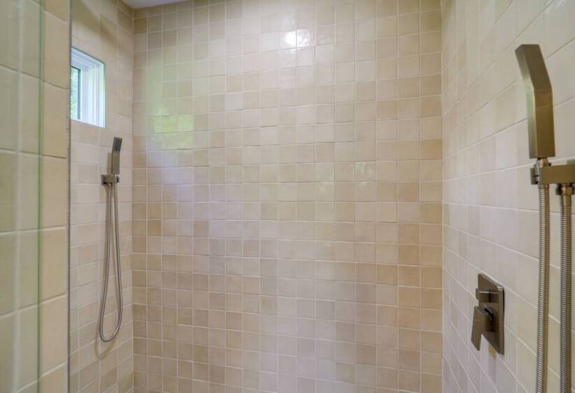 Bakersville Sanctuary W/ Stunning Scenery, Hot Tub