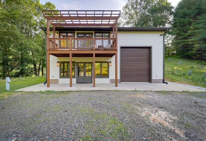 Bakersville Sanctuary W/ Stunning Scenery, Hot Tub