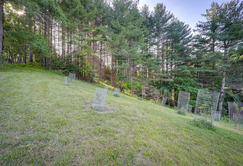 Bakersville Sanctuary W/ Stunning Scenery, Hot Tub