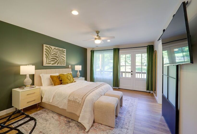 Bakersville Sanctuary W/ Stunning Scenery, Hot Tub