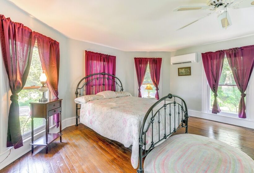 Bayfront Heathsville Home W/ Crabbing Pier!