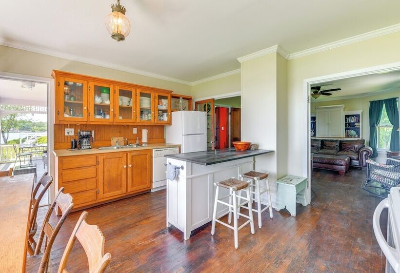 Bayfront Heathsville Home W/ Crabbing Pier!