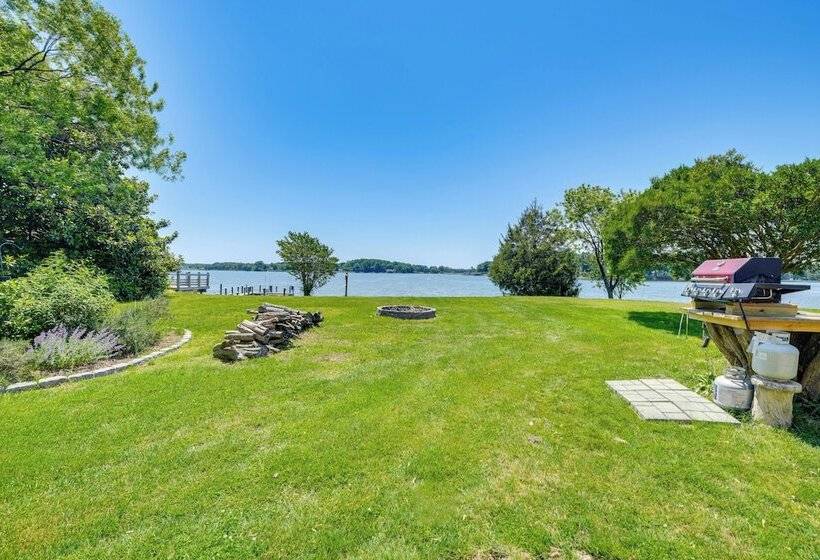 Bayfront Heathsville Home W/ Crabbing Pier!