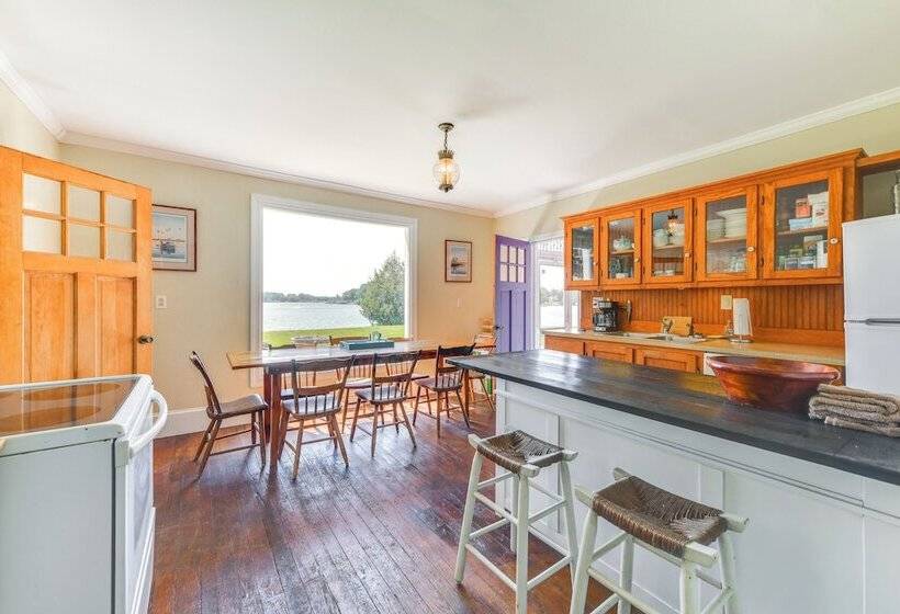 Bayfront Heathsville Home W/ Crabbing Pier!