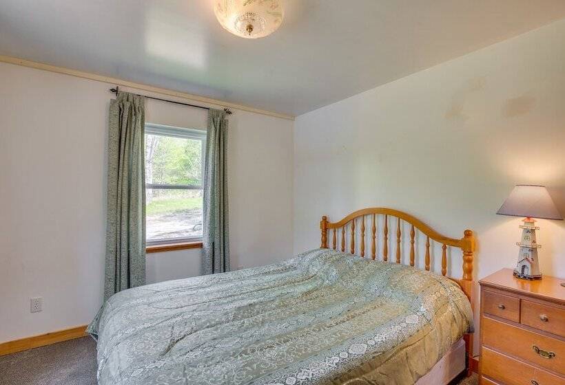 Lakeview Maine Retreat W/ Fire Pit, Grill & Canoe