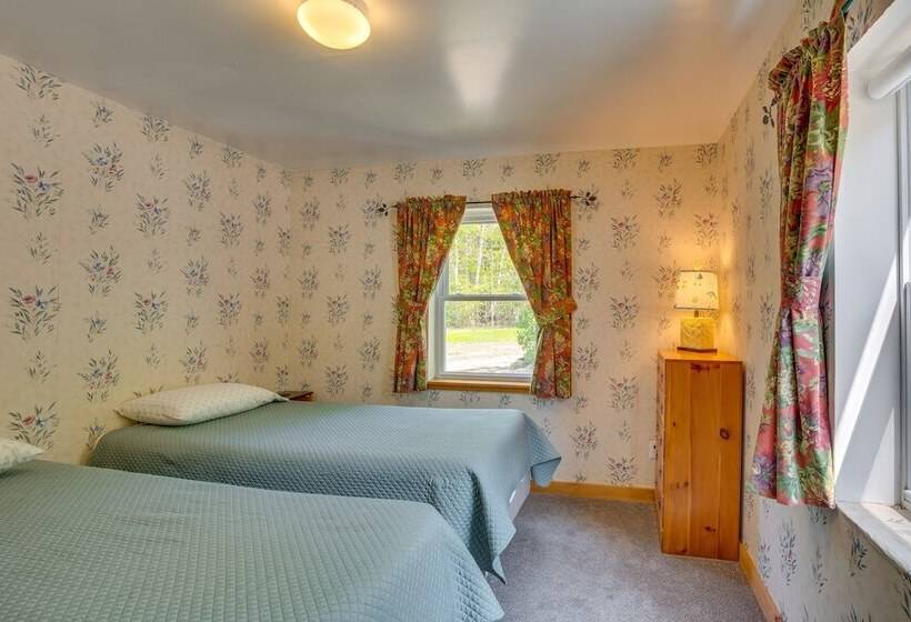 Lakeview Maine Retreat W/ Fire Pit, Grill & Canoe