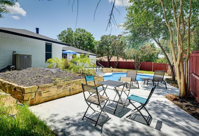 Bedford Retreat W/ Private Pool & Gas Grill!