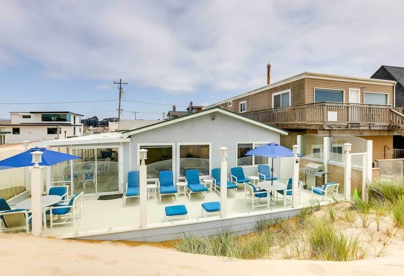 Between The Dunes: Breezy Beachfront Oceano Home!