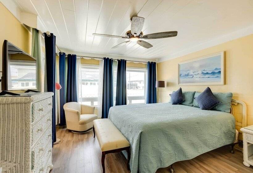 Between The Dunes: Breezy Beachfront Oceano Home!