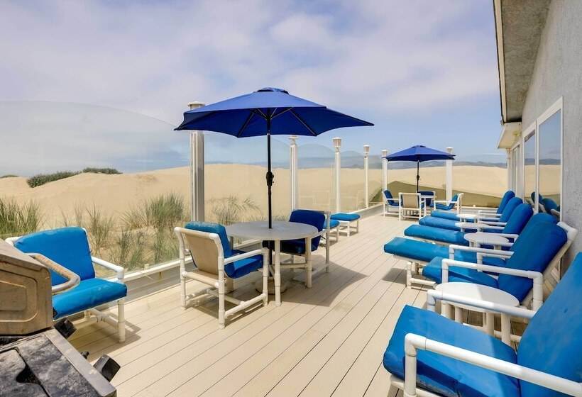 Between The Dunes: Breezy Beachfront Oceano Home!