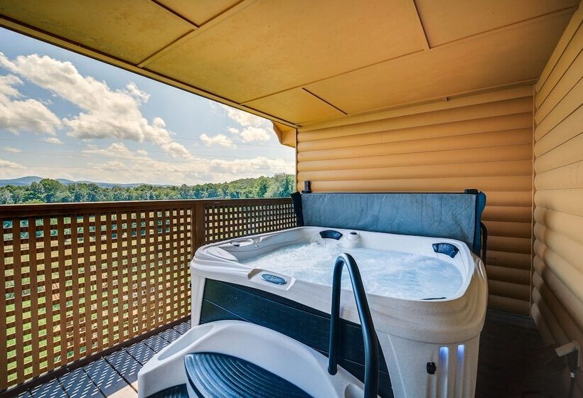 Wraparound Deck & Hot Tub: Blue Ridge Mtn Cabin