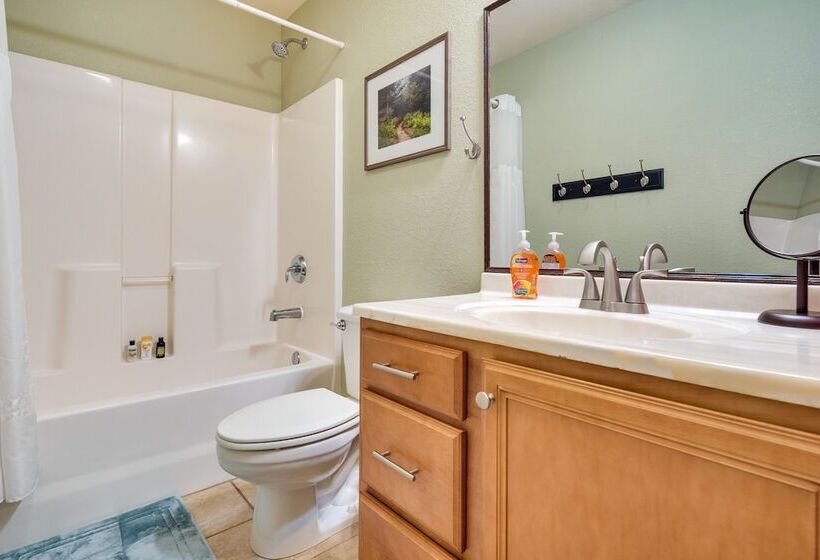 Blue Ridge Mountain Home W/ Sunroom: Pets Welcome