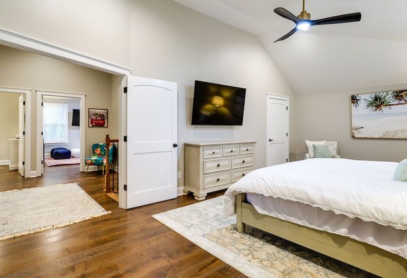 Blythewood Modern Cottage Retreat: Deck & Grill!