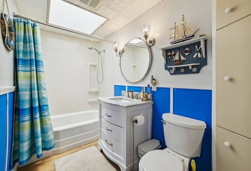 Boyne City Cottage: Walk To Downtown & Lake!