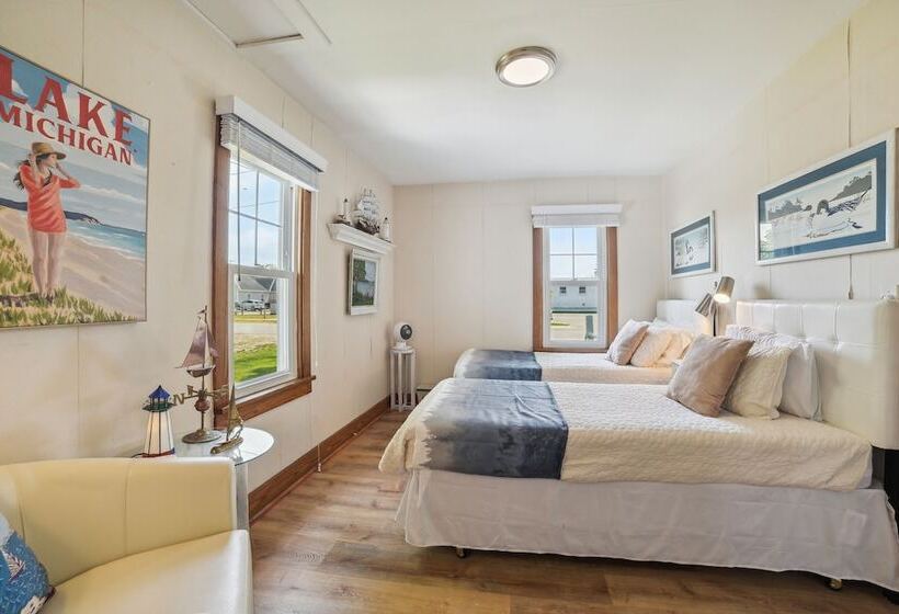 Boyne City Cottage: Walk To Downtown & Lake!