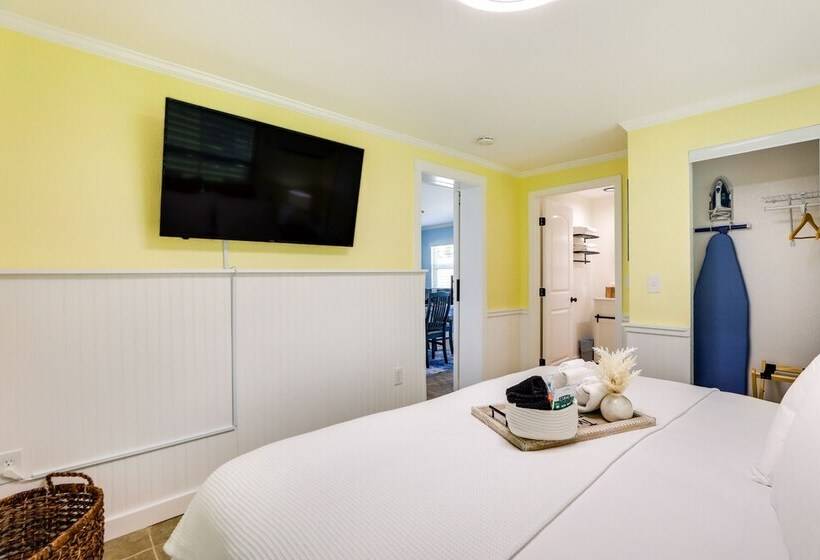 Bradenton Vacation Rental: Gas Grill & Water Views