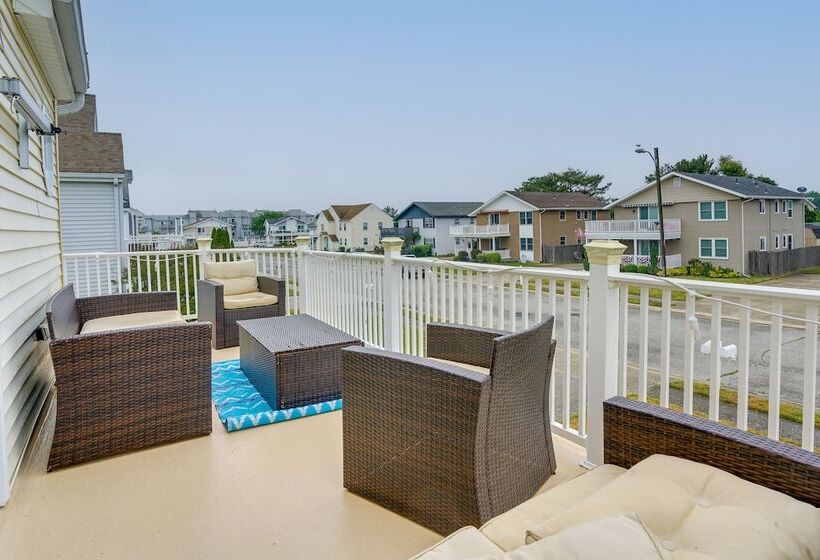 Brigantine Getaway: Walk To The Beach!