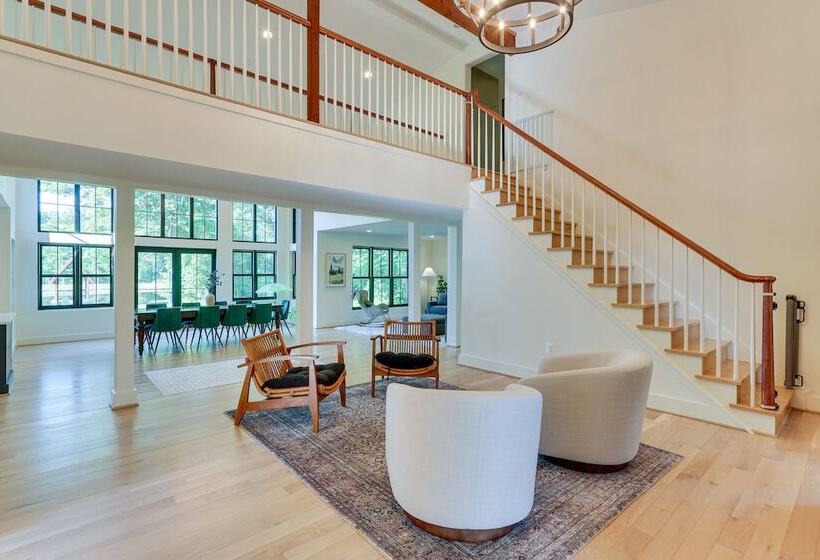 Bright Bluemont Home W/ On Site Pond & Mtn Views!