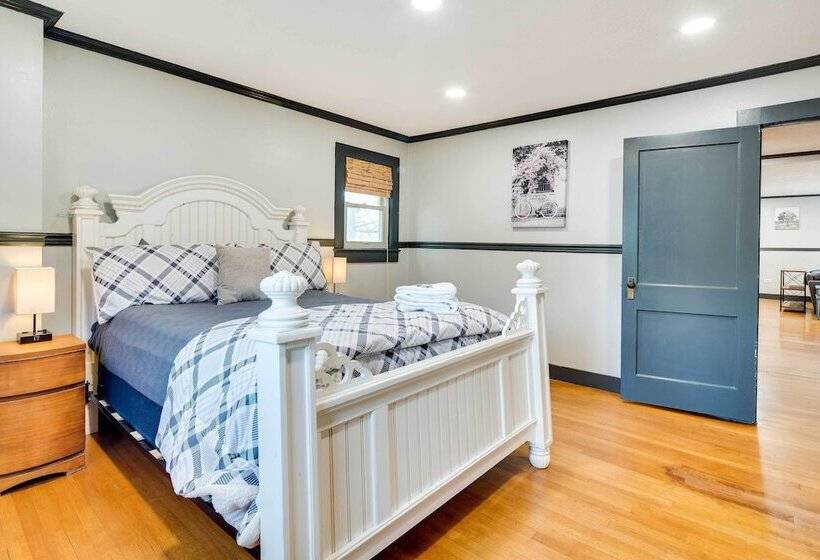 Bright Brevard Home Near Downtown & Trails