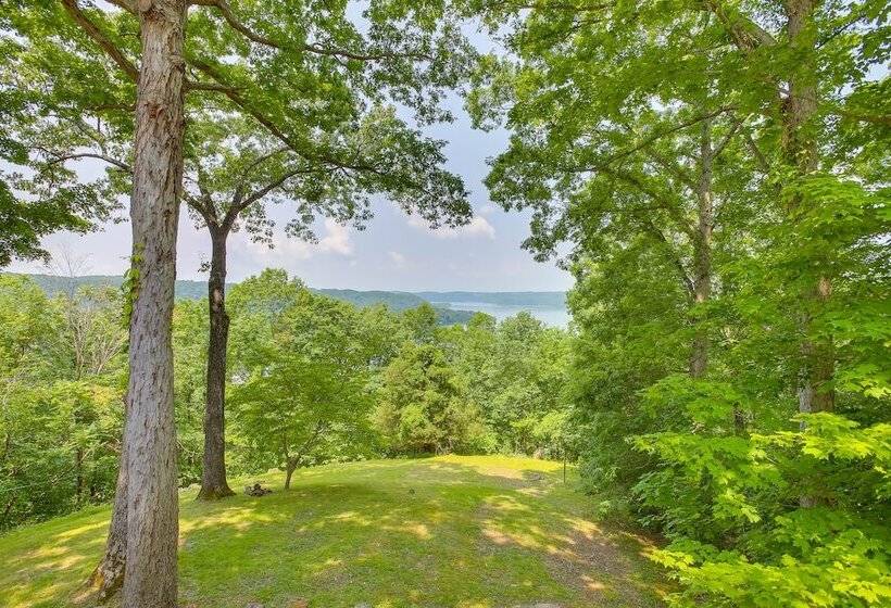 Bright Byrdstown Home W/ Views Of Dale Hollow Lake