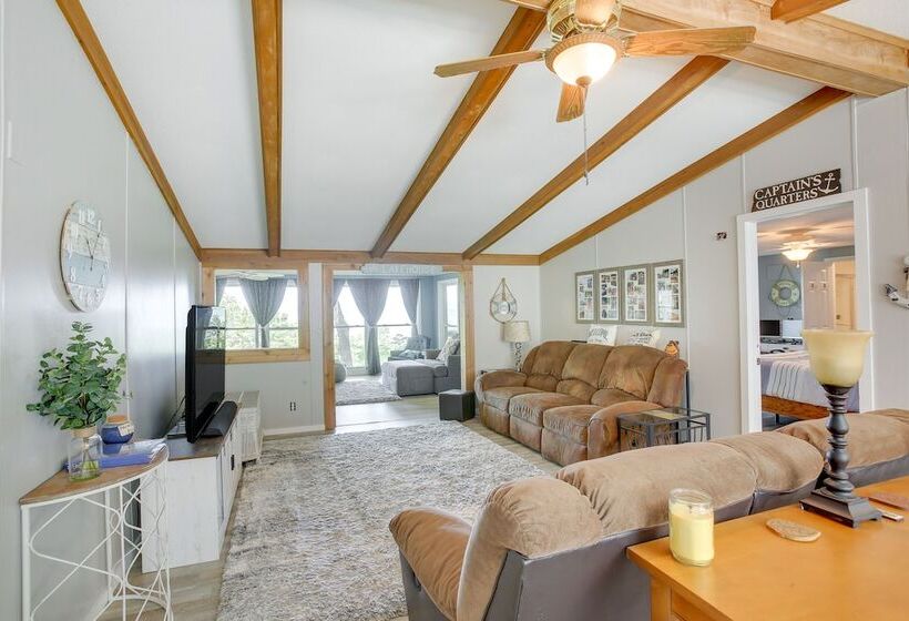 Bright Byrdstown Home W/ Views Of Dale Hollow Lake