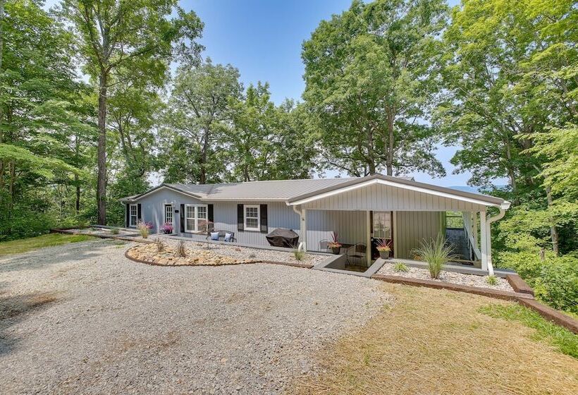 Bright Byrdstown Home W/ Views Of Dale Hollow Lake