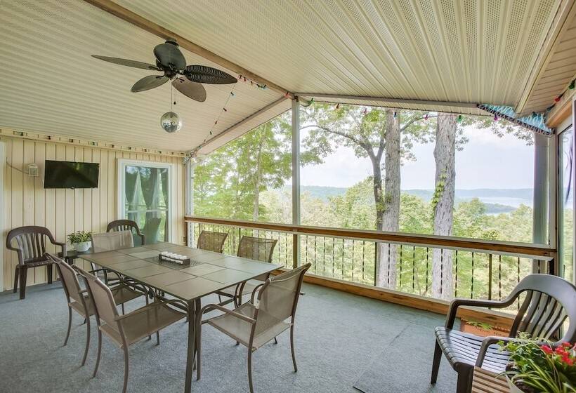 Bright Byrdstown Home W/ Views Of Dale Hollow Lake