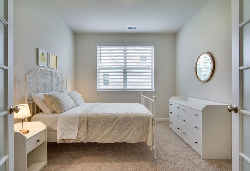 Bright Ocean View Home W/ Resort Pools: Near Beach