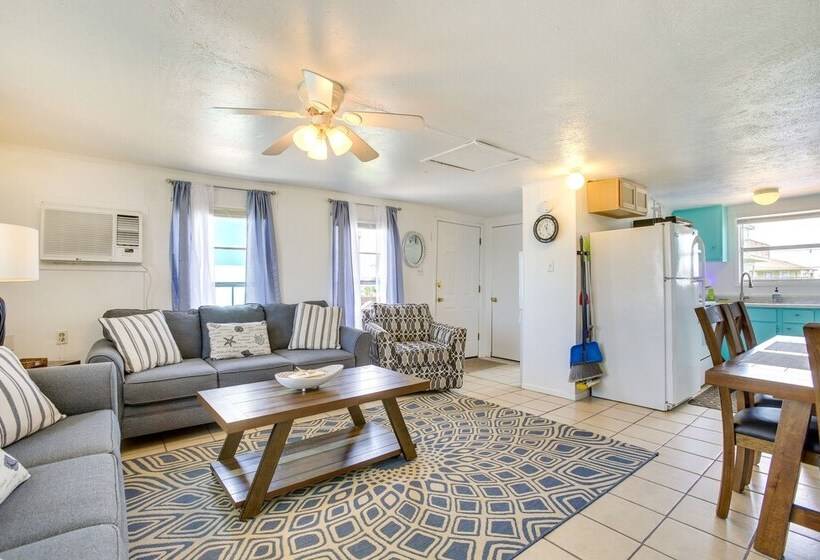 Bright Surfside Beach Home W/ Deck, Walk To Beach!