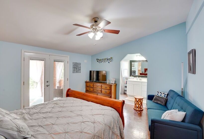 Buchanan Home W/ Deck, 4 Mi To Paris Landing!