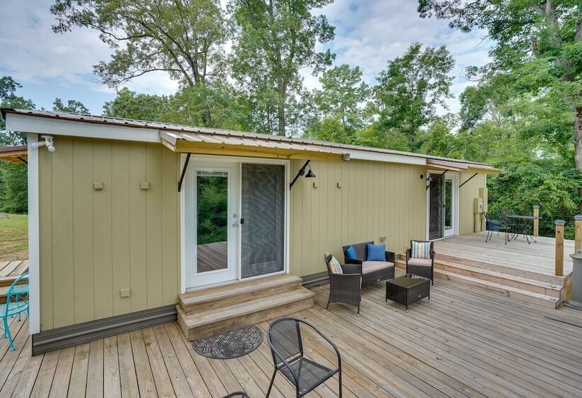 Buchanan Home W/ Deck, 4 Mi To Paris Landing!