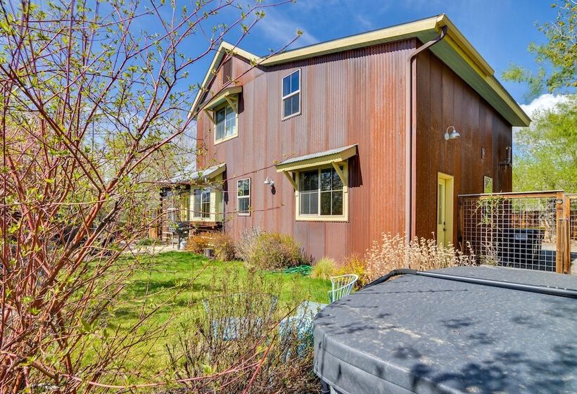 Buena Vista Vacation Home: Hot Tub, Mountain Views