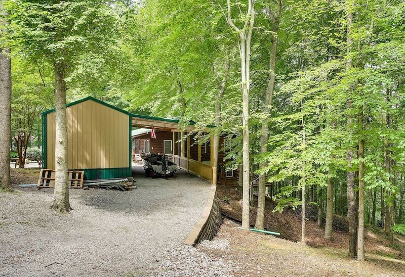 Byrdstown Cabin   W/ Fire Pit, Near Marina & Lake!