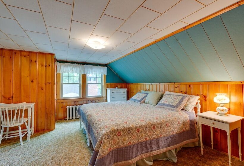 Cape House In Farmington W/ Shared Outdoor Pool!