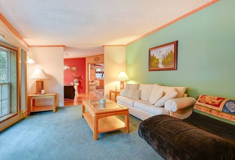 Caseville Home: Walk To Beach On Lake Huron!