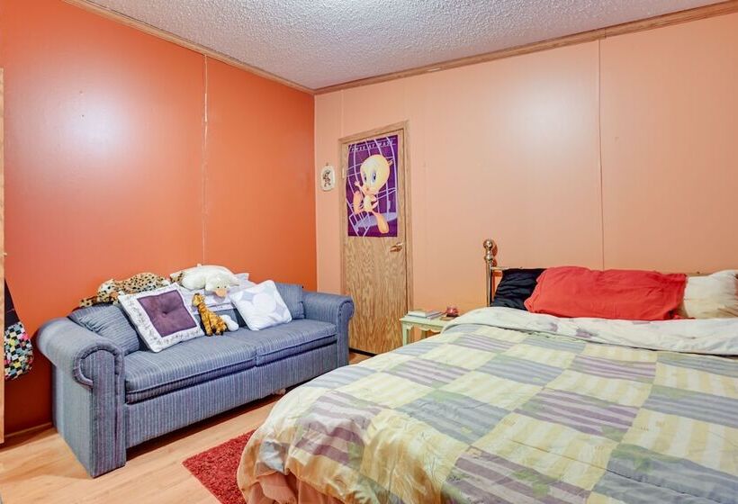 Caseville Home: Walk To Beach On Lake Huron!