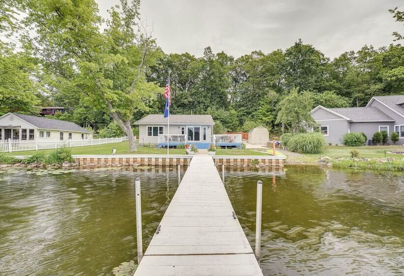 Charming Battle Creek Cottage W/ Dock!