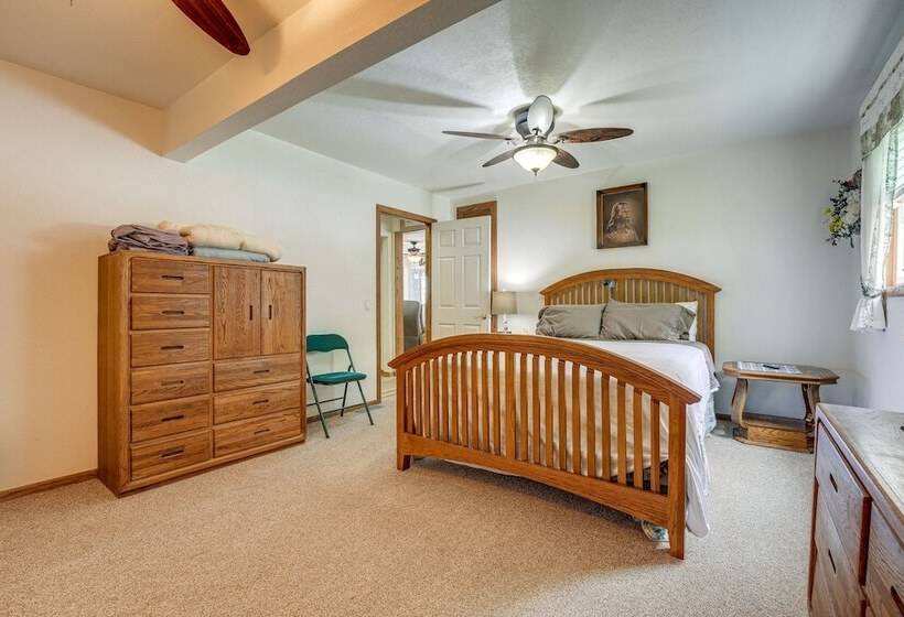 Charming Battle Creek Cottage W/ Dock!