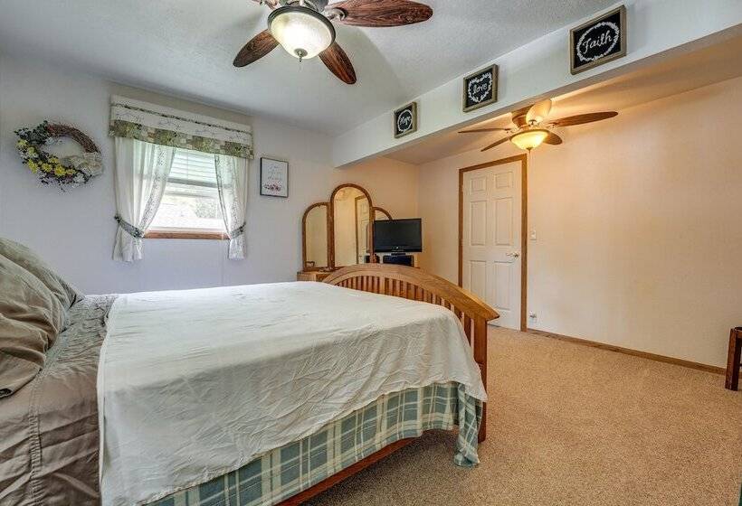 Charming Battle Creek Cottage W/ Dock!