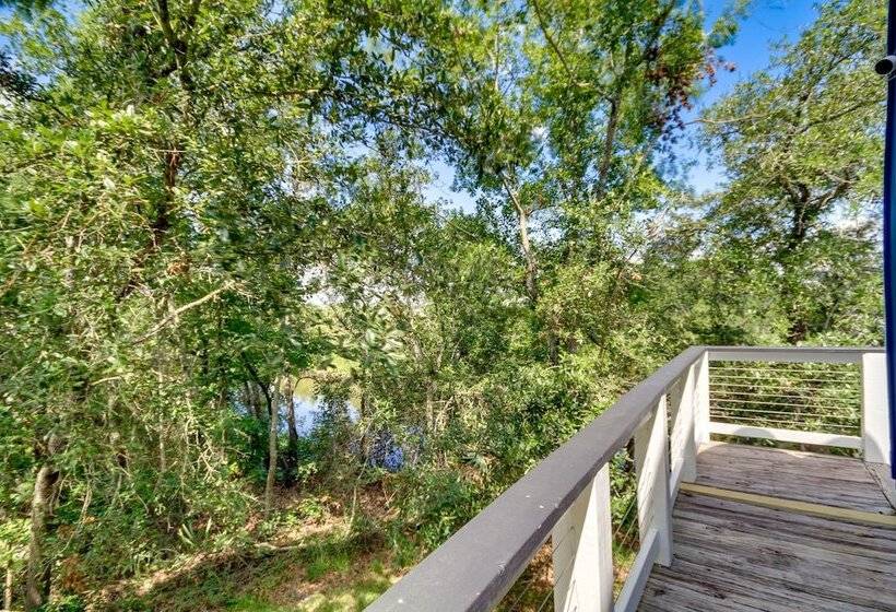 Charming Bay St Louis Home: Deck, On Canal!