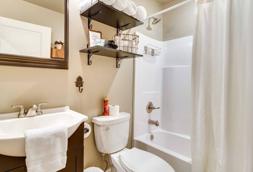 Charming Cotter Vacation Rental, Walk To River!