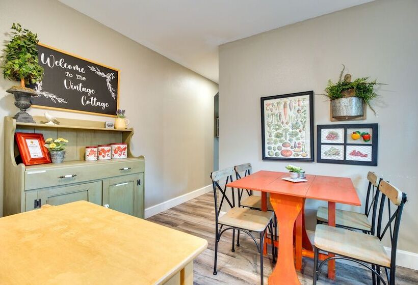 Charming Cotter Vacation Rental, Walk To River!