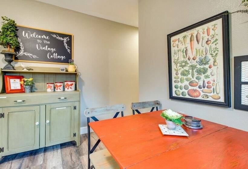 Charming Cotter Vacation Rental, Walk To River!