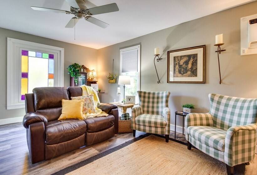 Charming Cotter Vacation Rental, Walk To River!