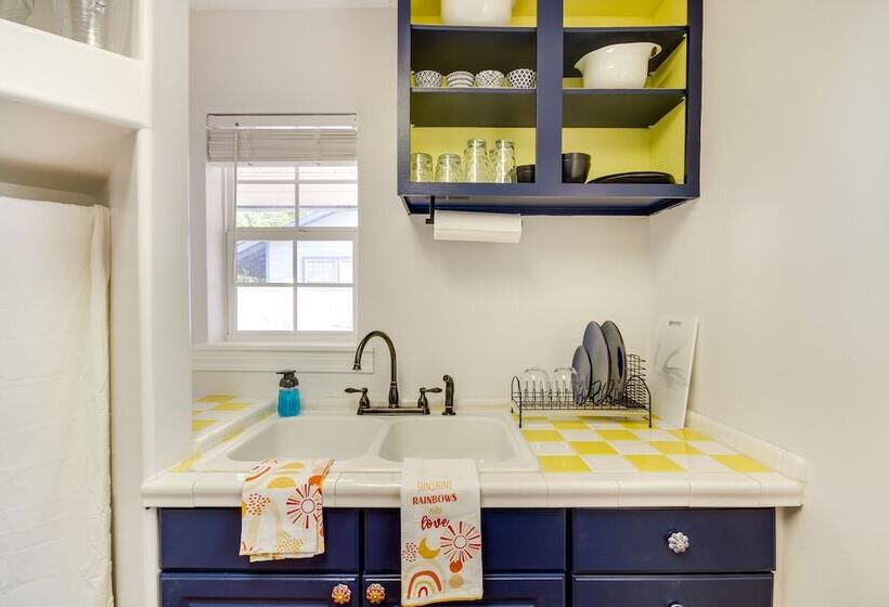 Charming Dtwn Retreat: 1 Mi To Ocean Springs Beach