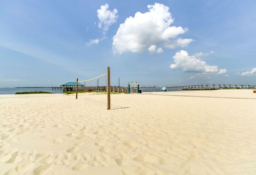 Charming Dtwn Retreat: 1 Mi To Ocean Springs Beach