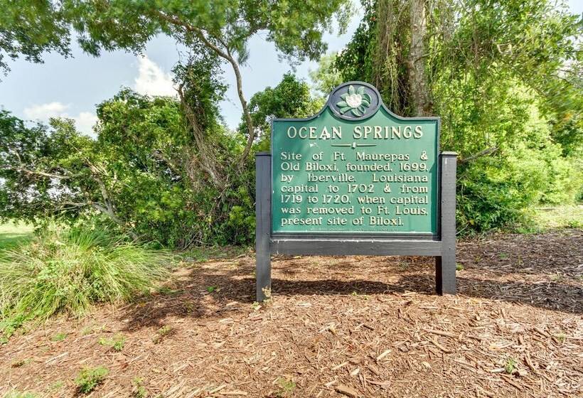 Charming Dtwn Retreat: 1 Mi To Ocean Springs Beach