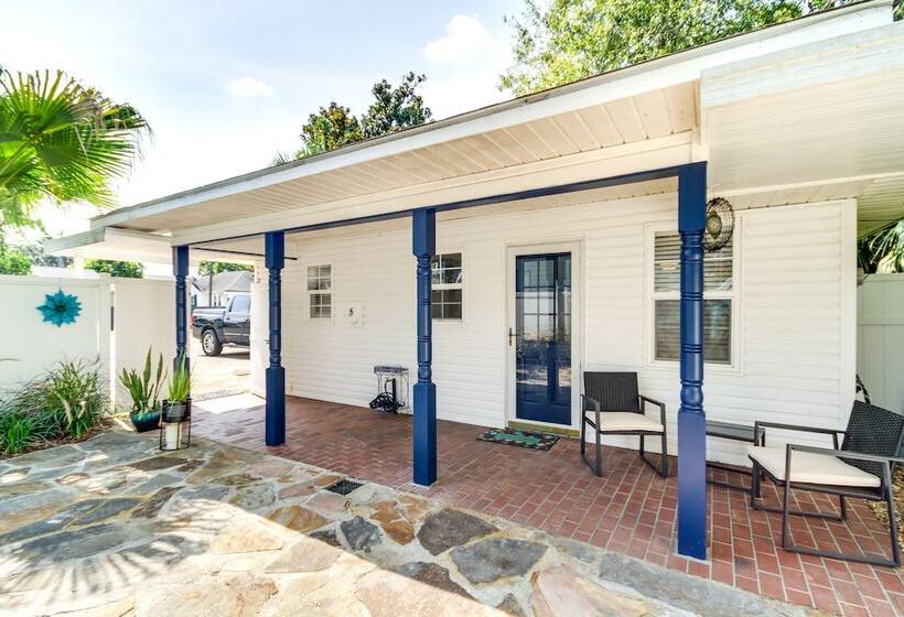 Charming Dtwn Retreat: 1 Mi To Ocean Springs Beach