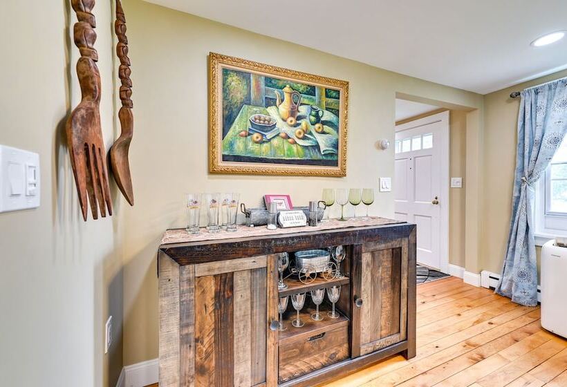 Charming East Durham Home   2 Mi To Water Park